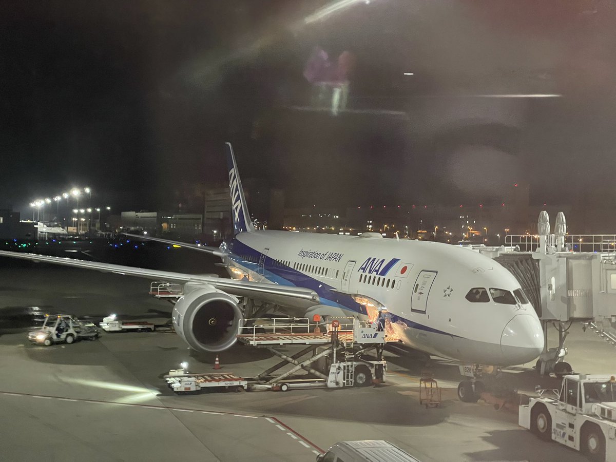 yuuki5000's tweet photo. ということで、NH106便でロサンゼルスまで行きます。

大阪から帰って1泊の東京滞在…。 https://t.co/GLJqGjW2A8