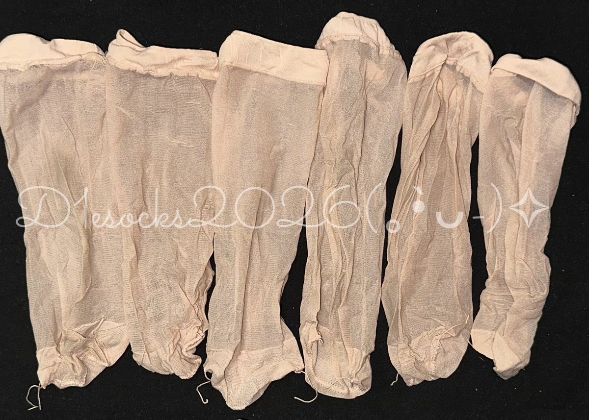 d1esocks2024's tweet photo. 【素人系列】久违的工作短丝，淡淡脚臭味和汗味，杂糅着鞋子皮革的香气，发硬的袜子是你认真工作的见证，完美的鹅肝。

👉D1esocks原味超市新的临时浏览企鹅群，没有过门槛或未进正式群的请加此群，群号：937078335验证:D1esocks2026
👉查看置���推文获取过门方式。 https://t.co/jIDDPOKj16