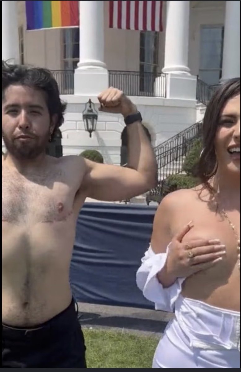 ElYankeeMX's tweet photo. @Alice_Smith910 @John3_17_ @mmpadellan Also, Hunter Biden recently did an interview in which he confessed that the Coke wasn’t his. It’s long been rumored that the Coke belonged to that cackling hyena @KamalaHarris Either way we had #ChicksWithDicks &amp; #Cocaine in the @WhiteHouse46 https://t.co/iKDIDOsE97