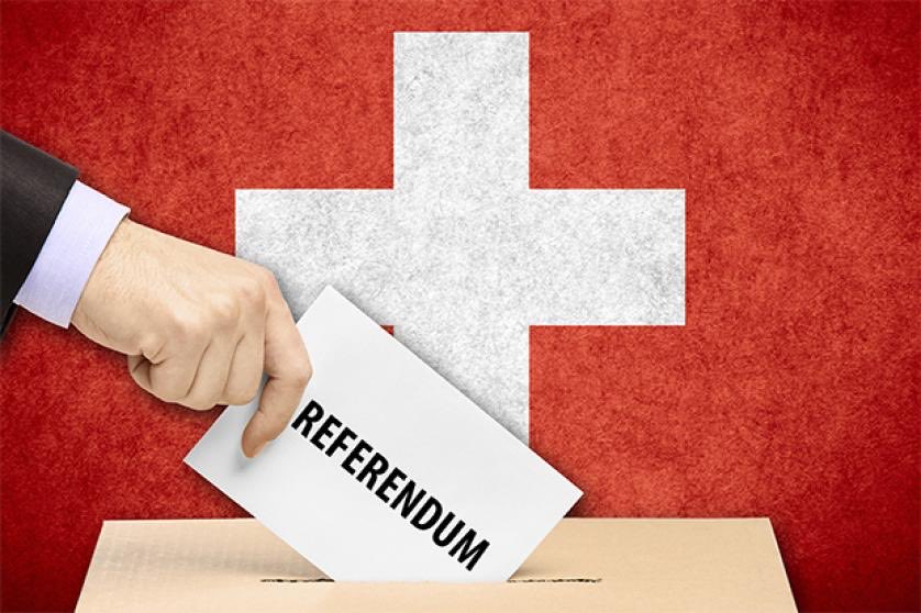 L_ThinkTank's tweet photo. [ 🇨🇭 SUISSE ]

🔸 Les électeurs suisses ont rejeté par référendum l’initiative visant à plafonner la population du pays à 10 millions d’habitants d’ici 2050. Les résultats provisoires donnent environ 55 % de voix contre le texte. https://t.co/w7jM9HPHGO