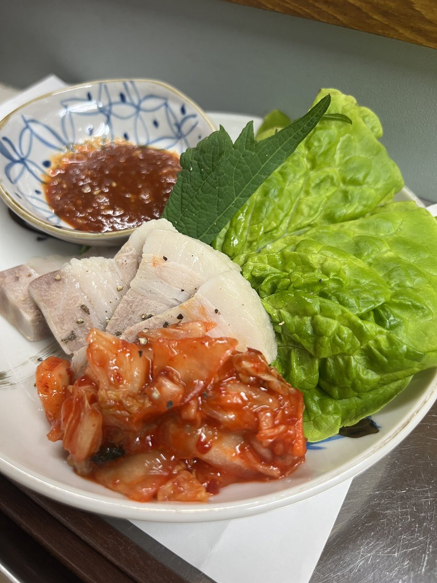 yocoshima's tweet photo. そうこうしてるまに来週

6月21日（日）15時から

湊川エレジー2ねんもったで！月間✌️
「🎸SONG 2 YOU🎸」

出演:
田渕徹
ボケロウ

2000円＋1オーダー
飯は投げ銭で盛ってくれます

神戸市中央区多聞通4-3-5

もともと会員制ですが居心地良すぎるのでイベントの日から行きつけ会員になれます🫶 https://t.co/RNYnBfj7KS