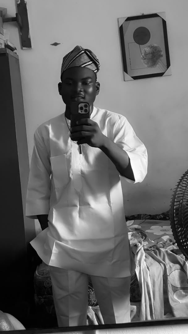 Samuel_ayomide3's tweet photo. Happy Sunday ✨ https://t.co/JX4nWqQBvB