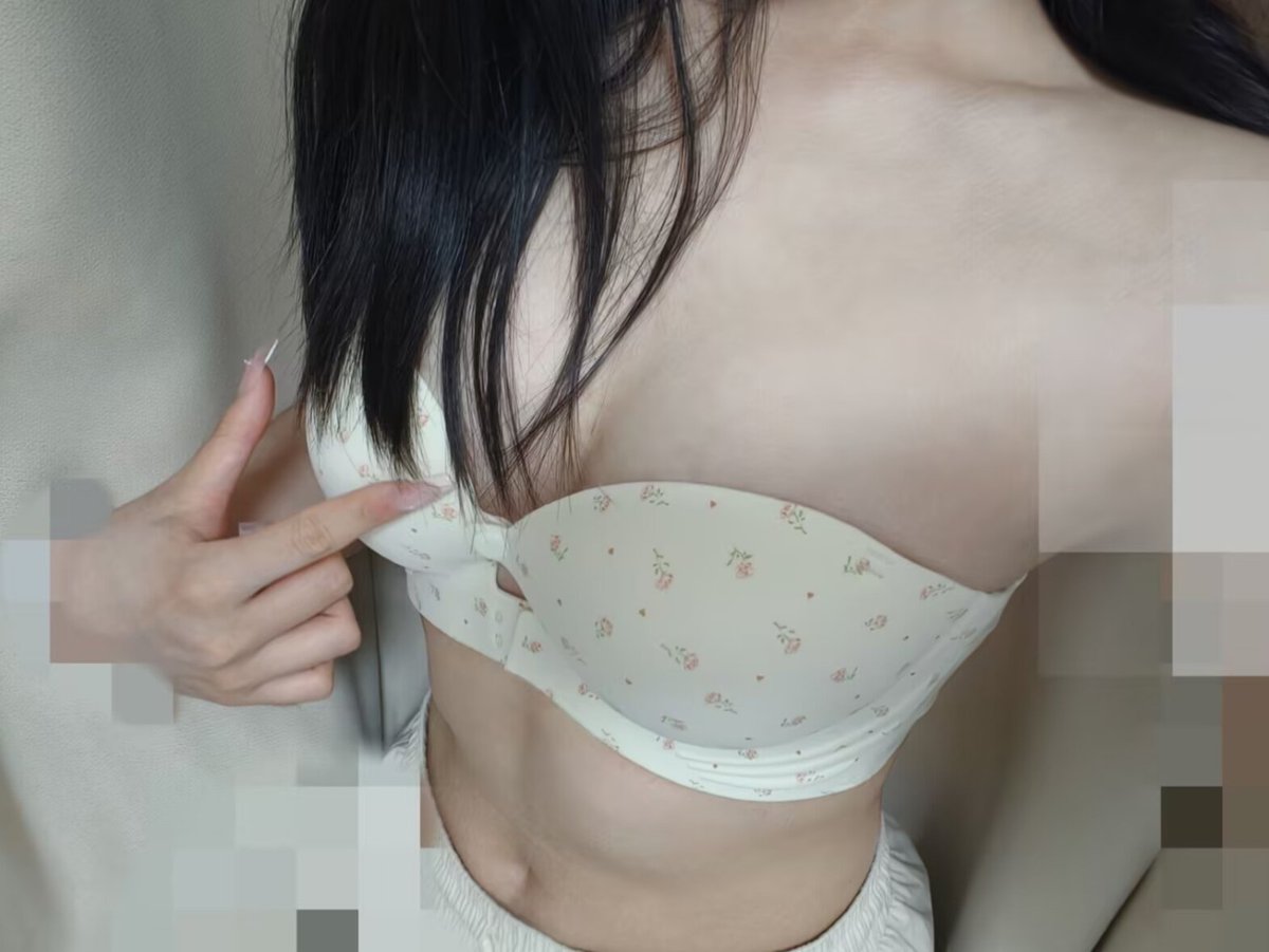 捏捏裹年年 tweet media