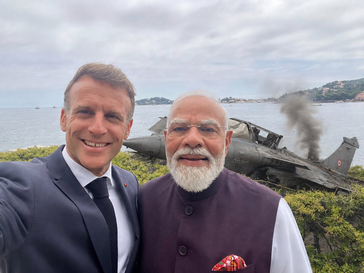 IamRashdi's tweet photo. @EmmanuelMacron Very nice! https://t.co/d826ytG0vs