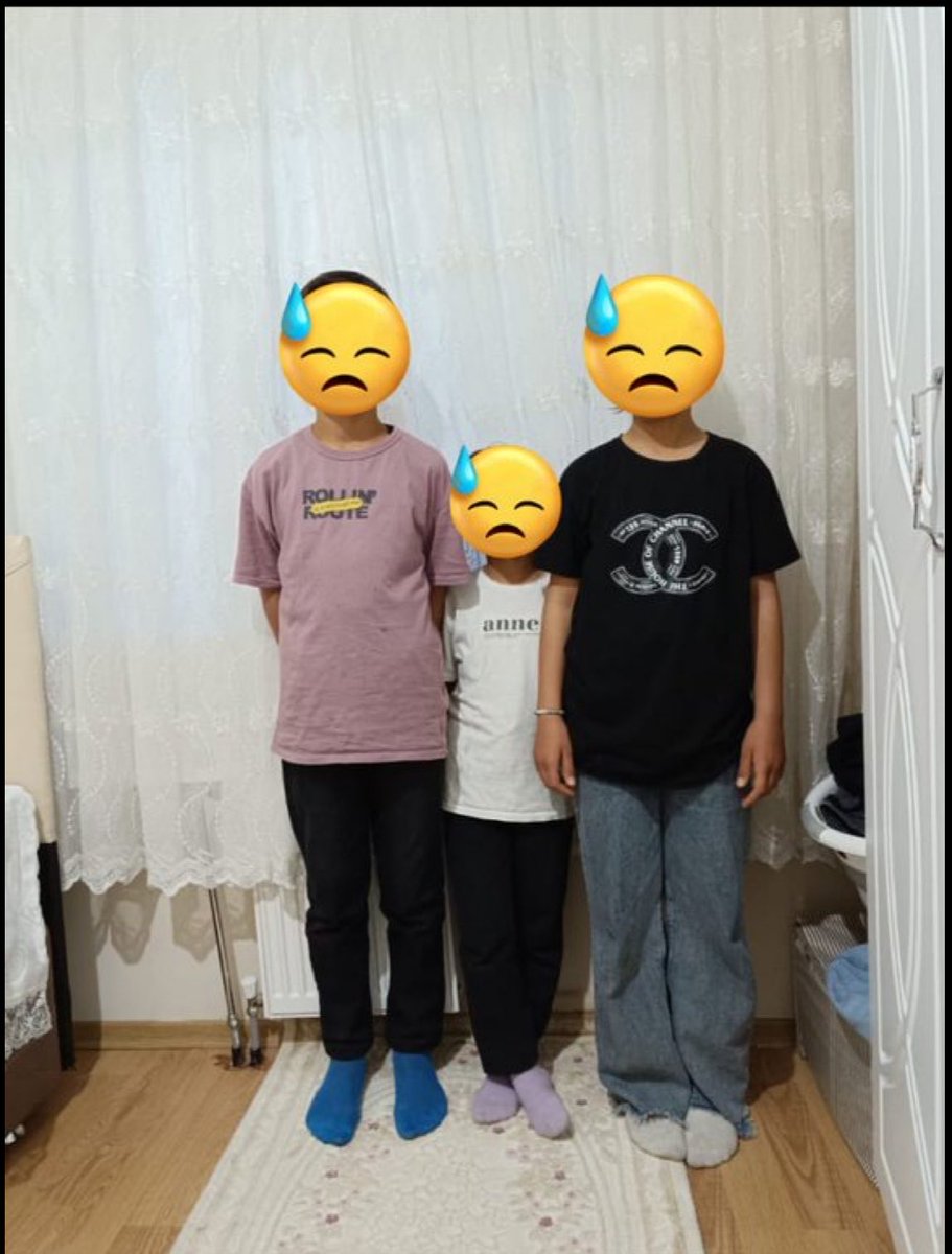 Help_Mazlum1's tweet photo. YARDIM ÇAĞRISI
Yine maddi durumları çok kötü olan bir ailemiz için desteğinize ihtiyacımız var. 
Baba trafik kazasında vefat etmiş. Ailede okuyan 3 yetim çocuğumuz bulunuyor. Kirada oturuyorlar. Anne ise bir lokantada düşük bir ücretle bulaşık yıkayarak geçimlerini sağlamaya çalışıyor.
Ailenin kira, ev eşyası, gıda ve çocuklar için kıyafet ihtiyaçları bulunmaktadır.
Lütfen bu çağrıyı elden ele ulaştıralım, imkânımız ölçüsünde destek olalım ve bu büyük hayra vesile olalım. 🤲🏻 Yardım ve detaylı bilgi için iletişim: DM