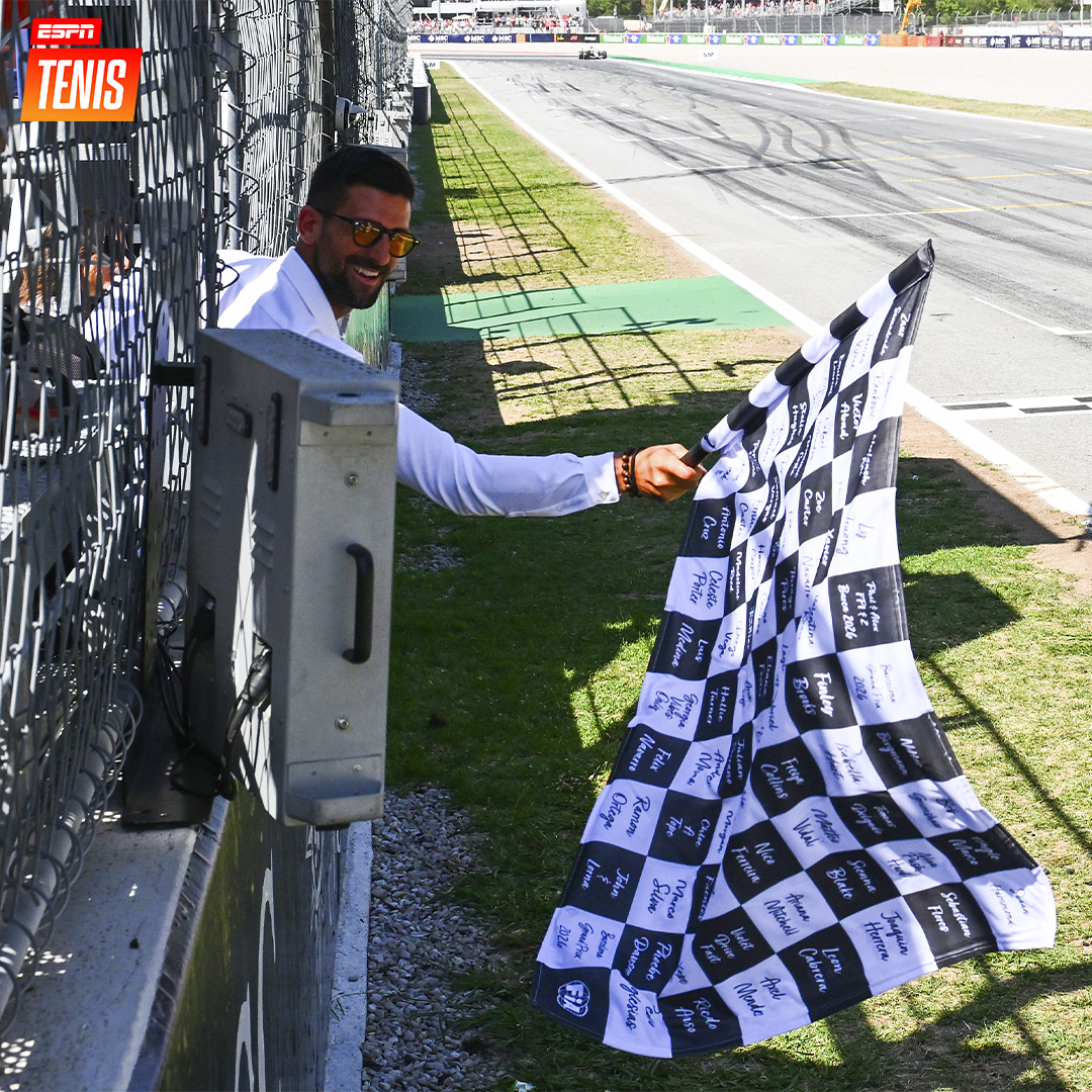 ESPNtenis's tweet photo. ¡Djokovic en modo banderillero en el #BarcelonaGP! 🏁🏎️ https://t.co/08FphE3bEL