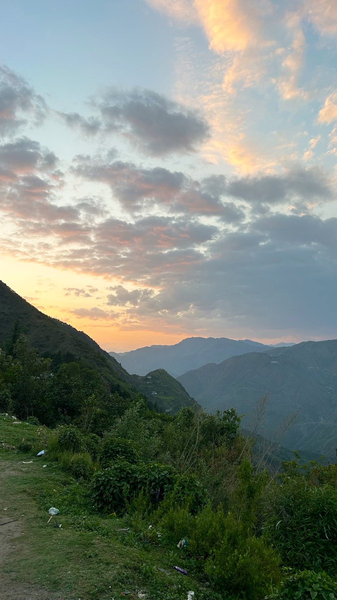 Mohitlogic's tweet photo. Somewhere in Uttrakhand https://t.co/7LJ1bQ8nyz