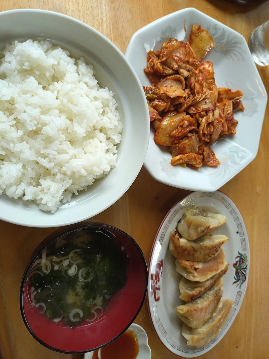 take3464's tweet photo. 10時半霞方面現着２ヶ所ノーピク
豚キムチ定食と餃子でリセット！
午後イチは年中安定のカスミシロヒレ🤣
想定外の７㌢混じりのバラタナゴ混じりで野郎のみ📷
移動後ノーピク続きもラスト🅿️
ワンバイトワンフィッシュが１ヶ月早い今シーズン初カネヒラで結果オーライで無事終了しました👮 https://t.co/4Mx9w7VVFi