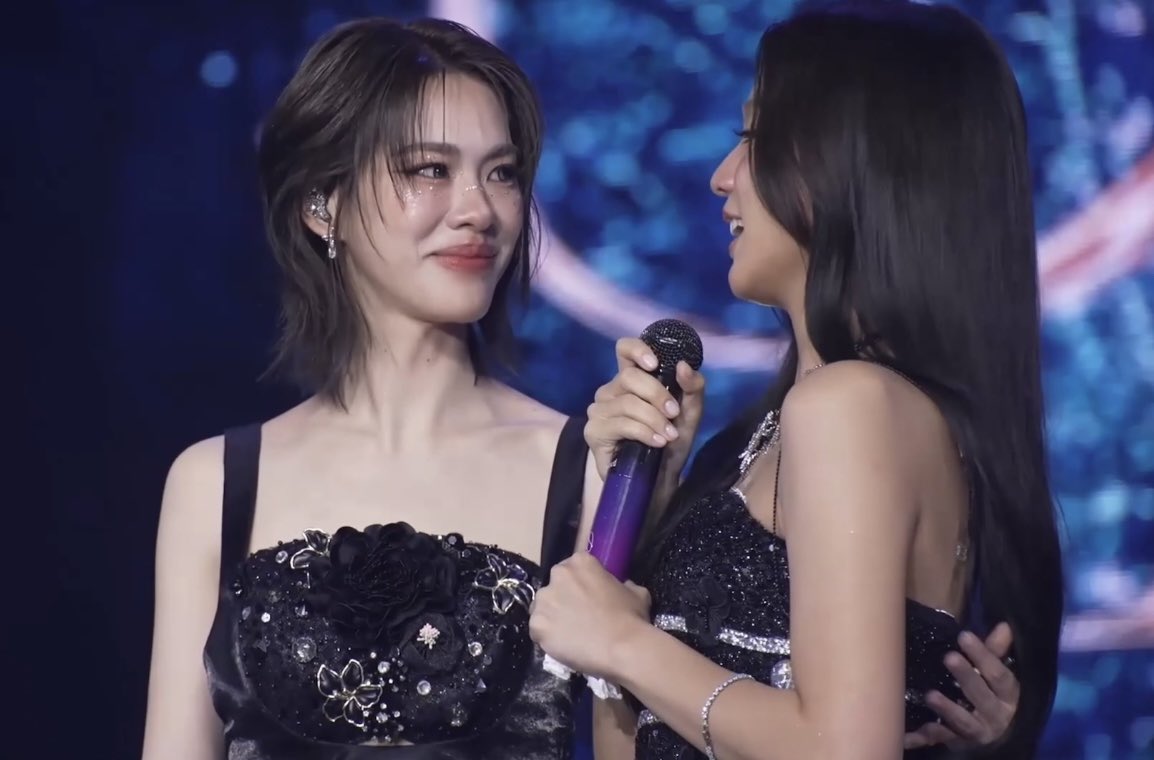 blueyuocean_'s tweet photo. จะหาได้จากที่ไหนอีก สายตาอบอุ่นแบบนี้ ㅜㅡㅜ https://t.co/3lcCXJI9VK