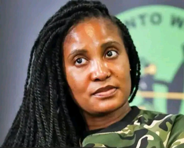 Flyingkisse's tweet photo. This 84 year old former president of South Africa is misleading South Africans especially the youth of KZN, mara his twins were born and raised in a belly of a Mozambican women.

They call other parents kwerekwere mara his followers don't want us to call the late mother of the twins a Kwerekwere.

This is madness🤭😂😂