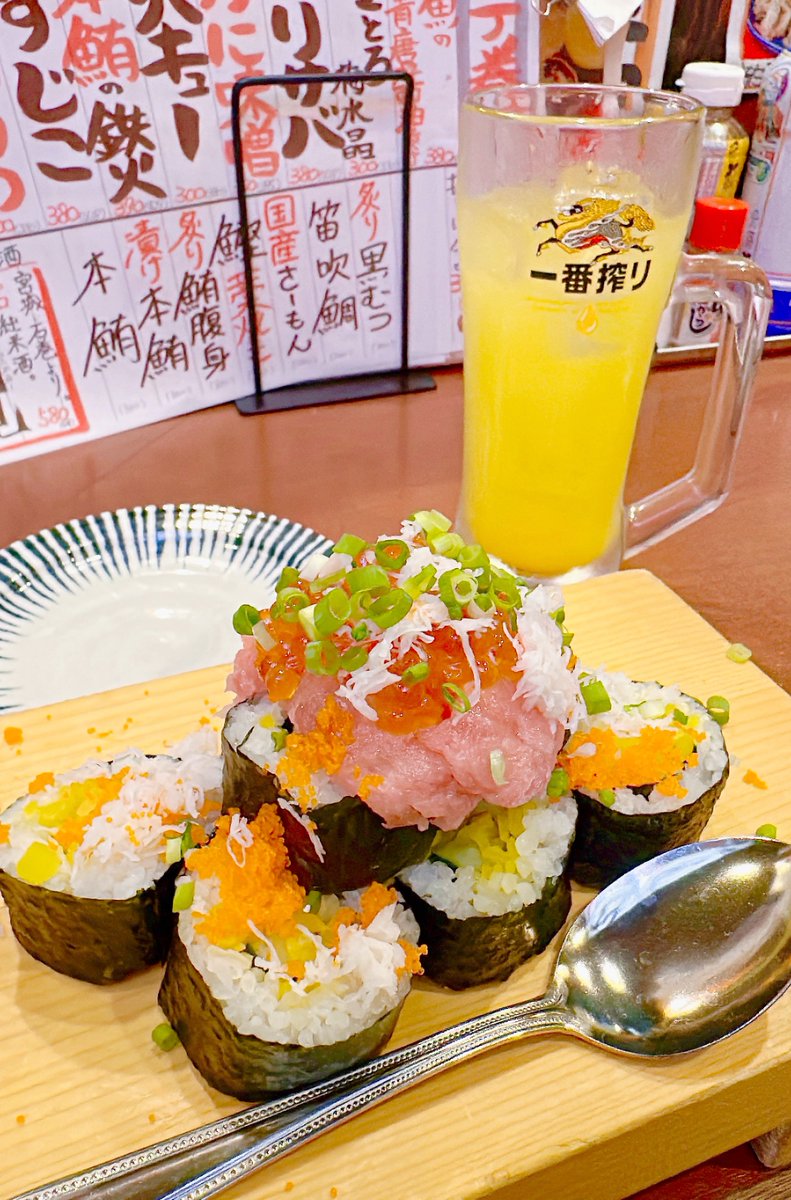 prcisfly's tweet photo. 江ノ島に行った時、せっかくだから海鮮が食べたくてありがちな居酒屋に単騎突入したんだけど、想像以上に美味しすぎた
生臭くない、量が多い、安い✨
満席だったけど1人ならギリOKです、で入れたのも嬉しかった🙏 https://t.co/4WALljMasY