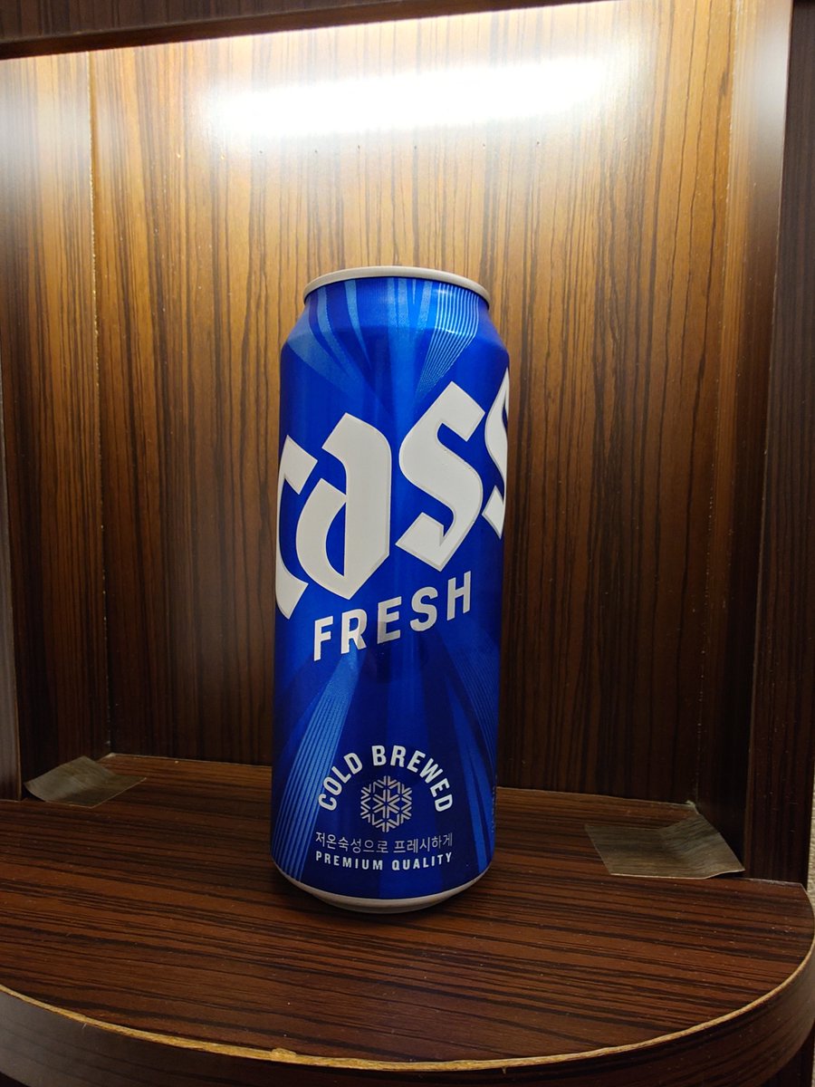 O_AIR_express's tweet photo. 北村韓屋だったり江南だったりを練り歩き。街並み散策は飽きないです☺️
恒例の現地ビール調査はCASS。韓国内ではトップシェアだそう。苦味がないのでゴクゴクいけちゃいます。 https://t.co/OX9ViBLErM