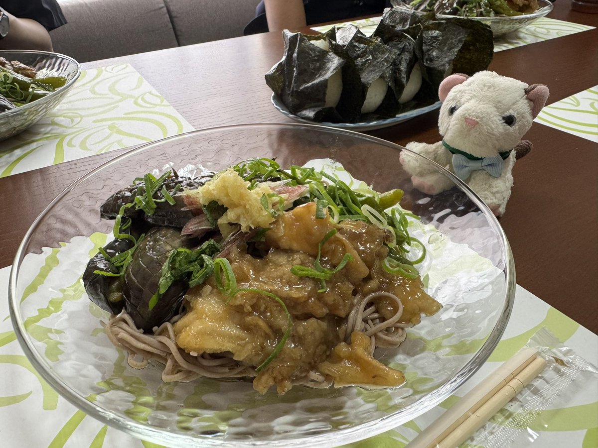 beatweapon7th's tweet photo. 本日はてち飯フロストヘイヴン会でした！
木を守ったり幽霊船？を探索したりしましたし、蕎麦もローストビーフもめっちゃ美味しかった！！

考え過ぎて頭からは煙が出てる！！ https://t.co/KwmrCwCVVS