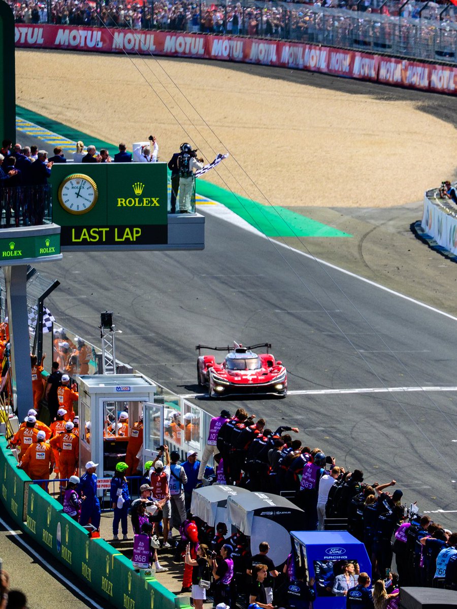 24hoursoflemans's tweet photo. One for the archives 📂

#LeMans24 #FeelLeMans #WEC #ELMS https://t.co/FiILcyMwwq