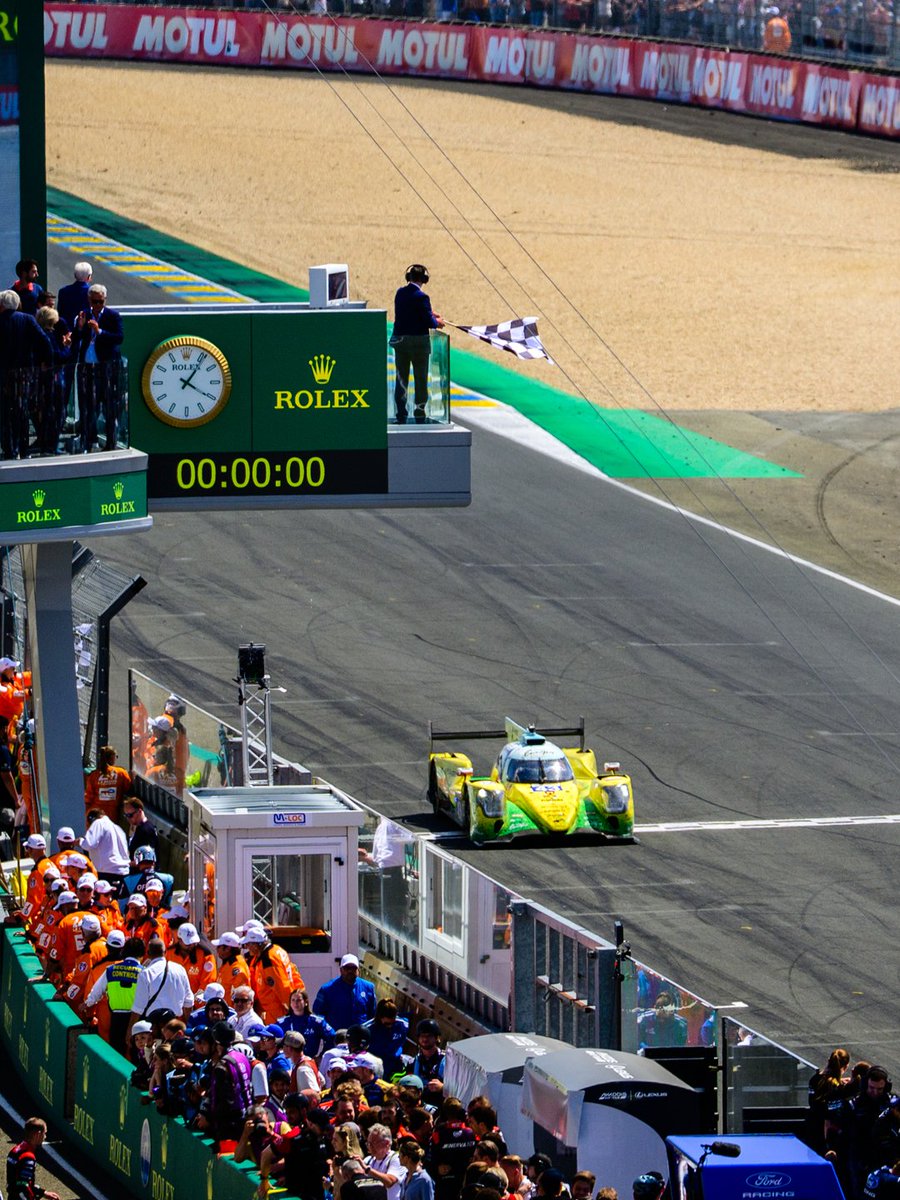 24hoursoflemans's tweet photo. One for the archives 📂

#LeMans24 #FeelLeMans #WEC #ELMS https://t.co/FiILcyMwwq