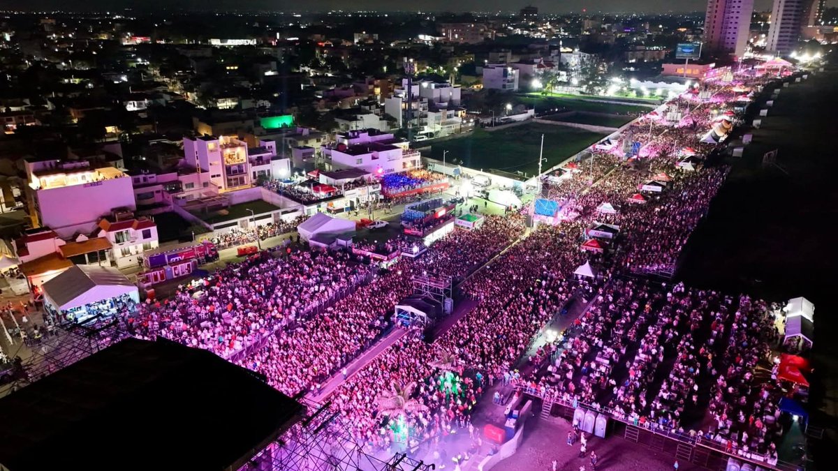 AmaneciendoMx's tweet photo. Salsa Fest en Veracruz congrega a 250 mil y cuatro grandes del género
La India, Grupo Niche, Gilberto Santa Rosa y Víctor Manuelle encabezaron la segunda noche del evento.
https://t.co/BH8K6vuyKn
#salsa #fest #veracruz https://t.co/KECC0D9WBW