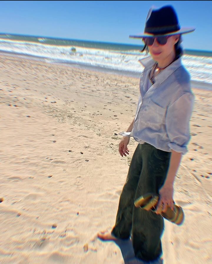miangelitodeluz's tweet photo. Cada quien puede ir como se les de su gana al mar 🌊😜 https://t.co/FytpMDVnm0