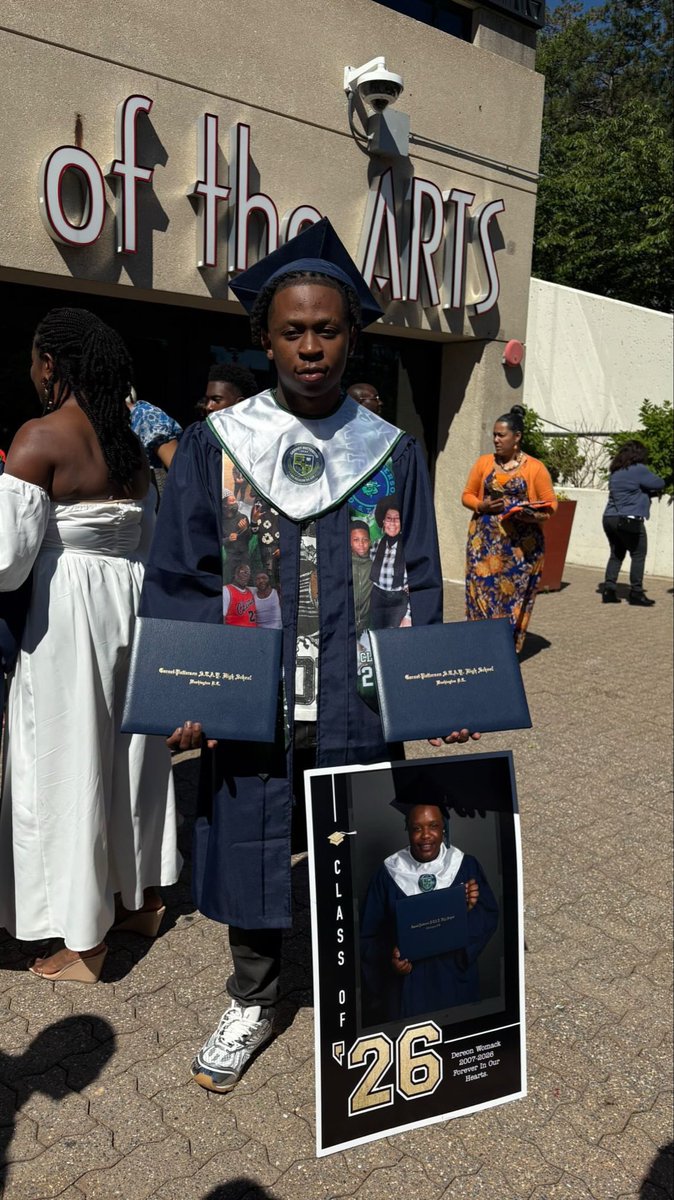 ionknoholmes45's tweet photo. I Did That Sh*t For You Big Brudda🩸🩸🩸 #TurninUp4Dee🩸 https://t.co/4i1miKMYCa