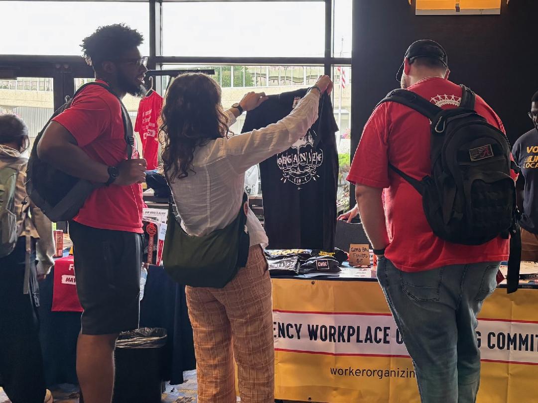 organizeworkers's tweet photo. If you're in line for EWOC merch, stay in line! https://t.co/sl0zsNN1xy