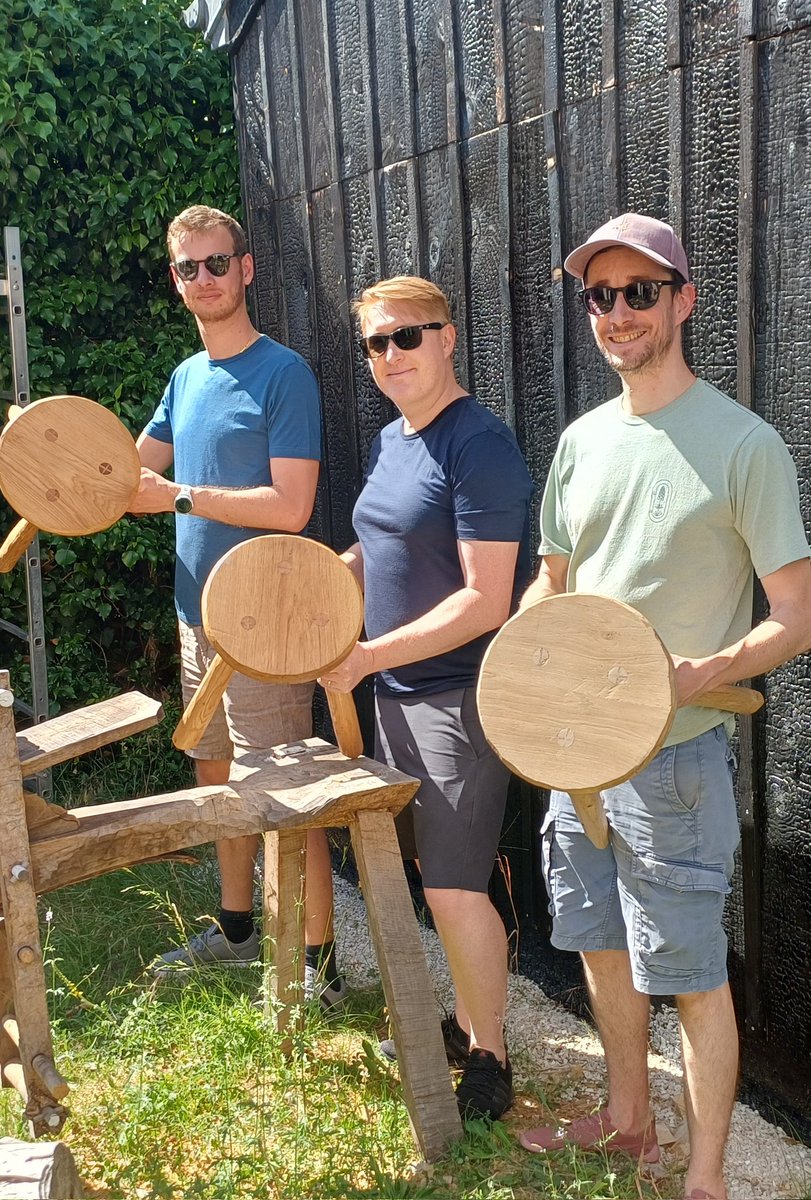 ColbocJulien's tweet photo. Un stage tabouret qui voit repartir, comme à chaque fois, mes stagiaires heureux de la journée passée et de leur création. Prochain stage le 28 juin
https://t.co/U3cyshvmdu https://t.co/9sIG8qdgCK