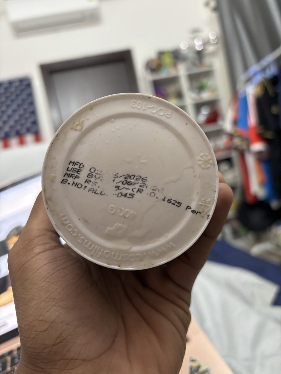 Mrinal_Deb_'s tweet photo. @ZeptoNow @zeptocares  I received this expired product with the expiry date cut off and the entire packet is puffed.  Your bot has said that ‘use by’ date has been tampered. 

This is clearly a trap set up by the delivery guy who has tried scamming me previously too. https://t.co/gwLGA1wjUe
