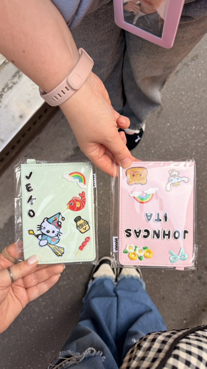 defmoon_'s tweet photo. oggi riunita con la meli dopo mesi @LUMlZEN ✨💚 https://t.co/rZe8QSdkkM