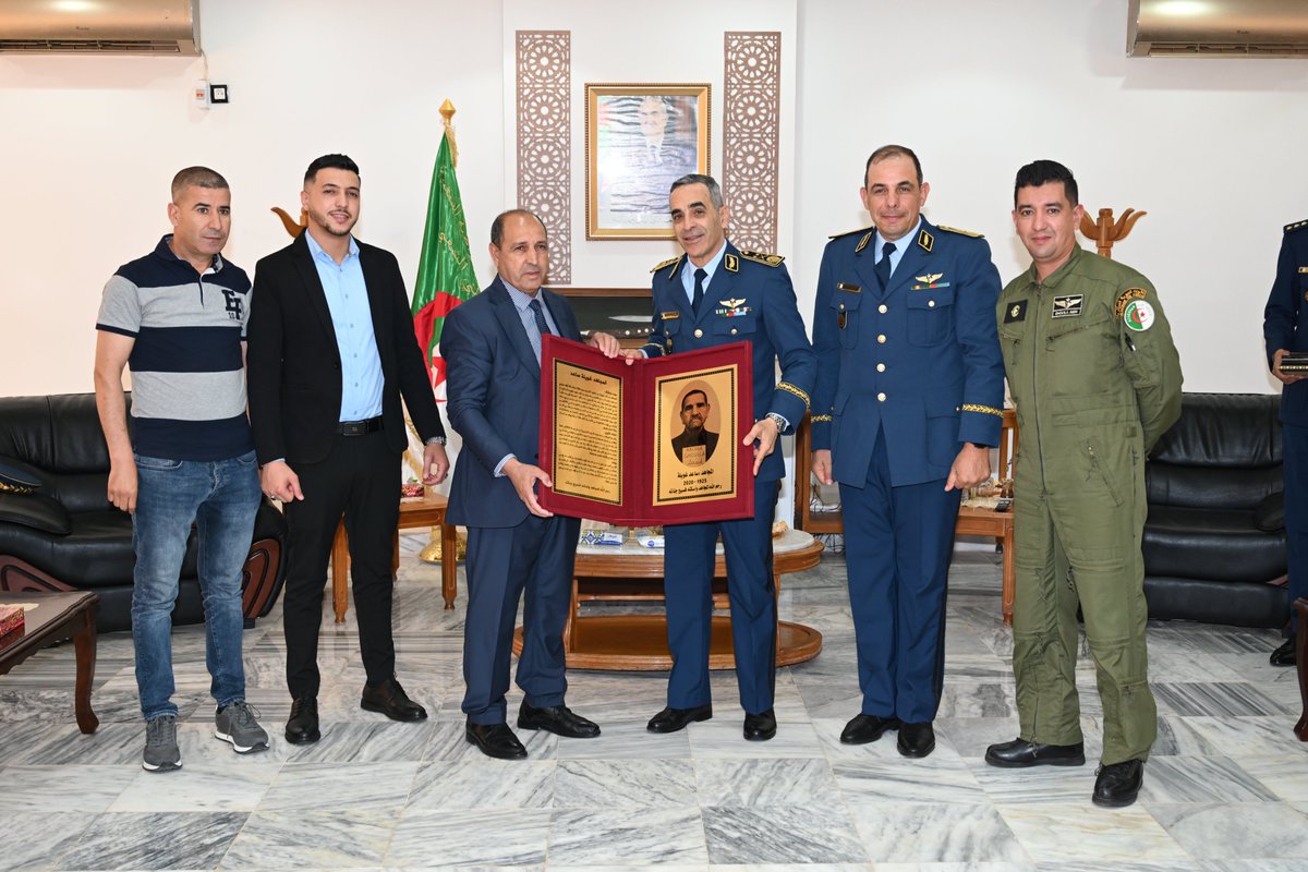 وزارة الدفاع الوطني الجزائرية tweet media