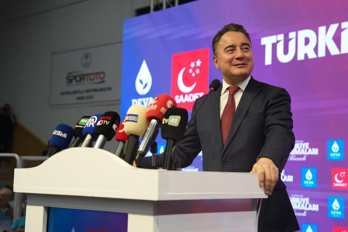 demokrasi25's tweet photo. Ali Babacan:

“Siyasal iktidarın sopasını yargıçların üzerinden kaldıracağız.

Yargının da vatandaşlarımıza sopa olarak kullanılmasına son vereceğiz.”

#Türkiye 
#HepimizinDEVAsı https://t.co/xrzqiUanwd