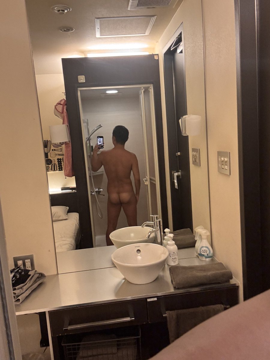 gin8989's tweet photo. 日焼け跡ついちゃった
エロいケツって言われてバチボコに掘られたw https://t.co/Czrroj8ULQ