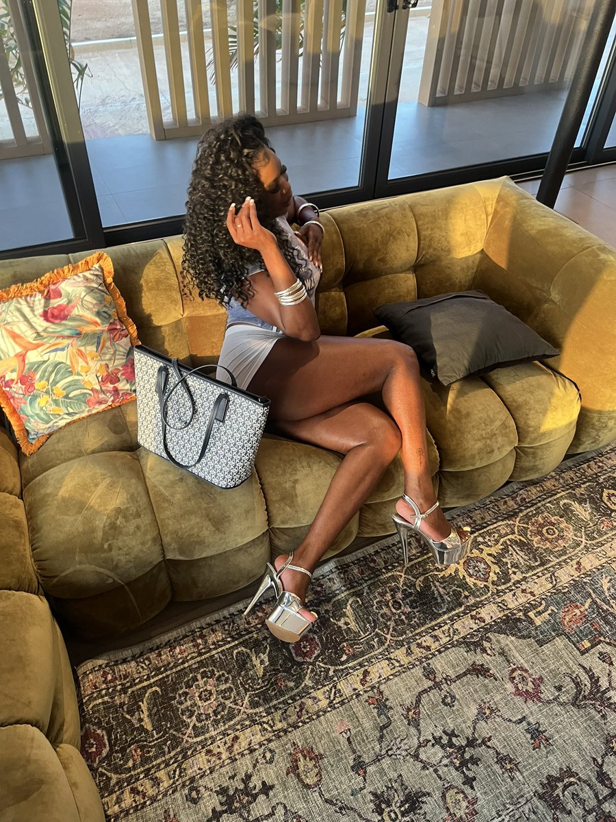 aunieceyonce's tweet photo. 🇦🇼 https://t.co/ItM6ZcYnxV