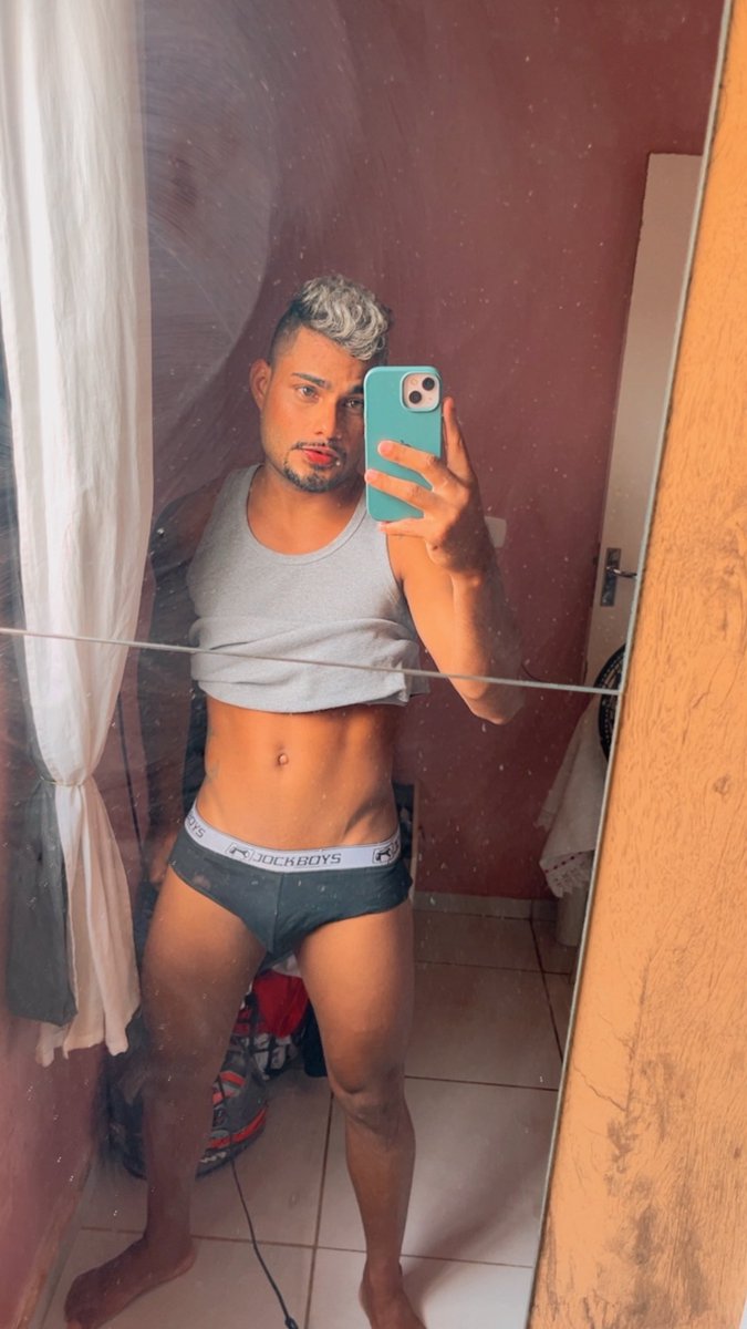 Princelukss's tweet photo. Espelho sujo 🥵 https://t.co/BOgLu09YXr