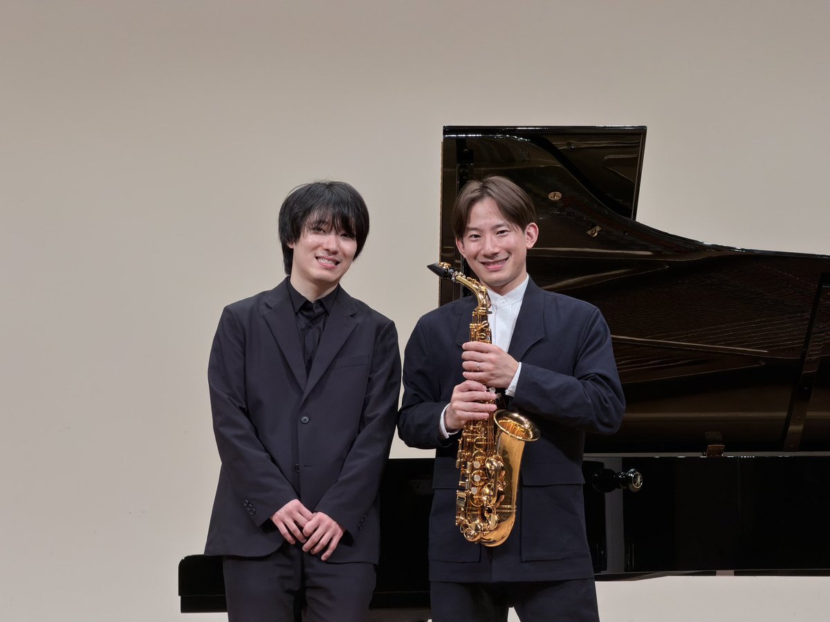 KoheiUeno710's tweet photo. 今日は鎌ヶ谷のきらりホールで高橋くんとリサイタル！なんと三度目です。
今回も完売御礼！皆さんありがとうございます！
音楽のいろんな世界を味わって欲しくてなんだか物凄いプログラムになってしまいましたが、最後まで付いてきて下さり感謝です！
きっとまた行きます！笑 https://t.co/t85khJipuf