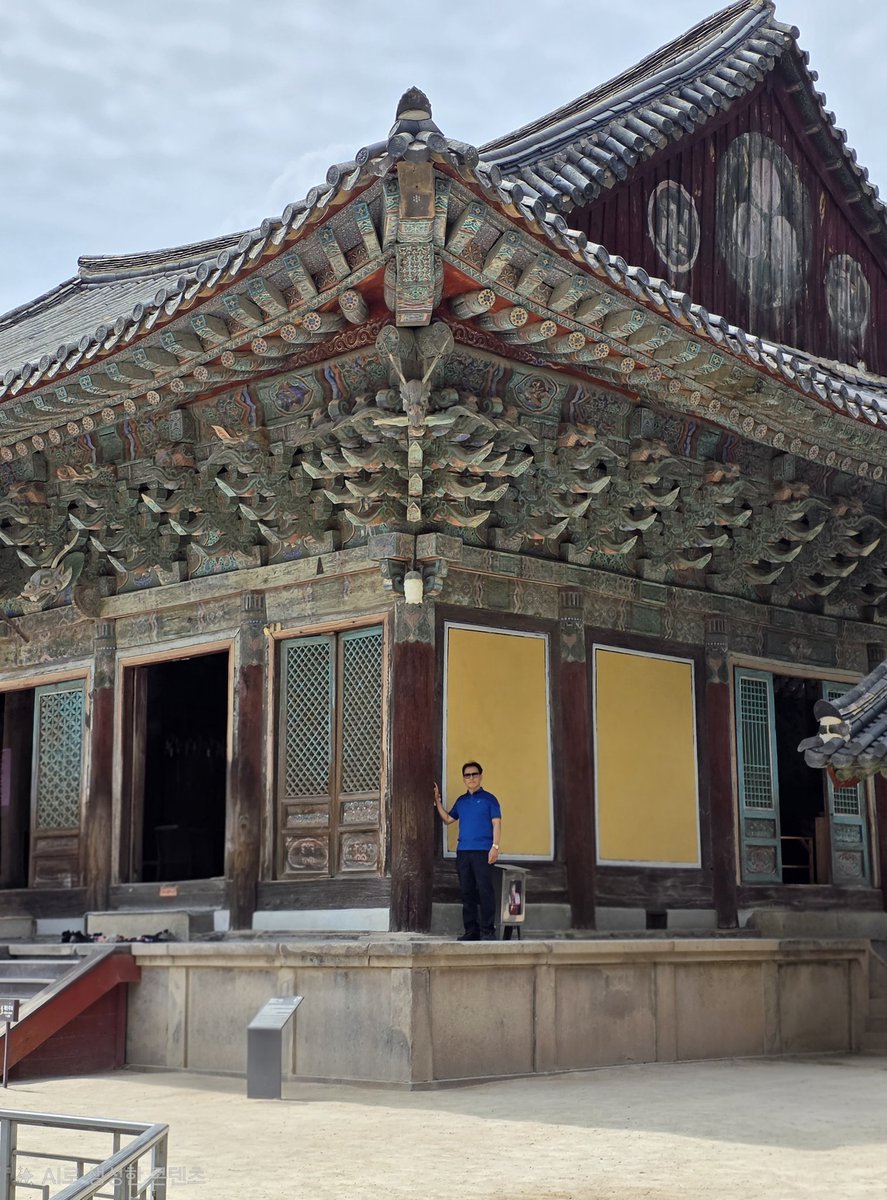 hcsy1209's tweet photo. 우리나라 대표사찰 한 곳만 꼽는다면? 라고 
여러 AI 에게 물어보면 모두가 다르지 않을 곳.
바로 "경주 불국사" 입니다.
집사람과 결혼전 자주 찾았던 경주, 그 중 불국사를 그때 이야기 하면서 다시 갔다 옴.
불국사도 식후경, 
맛/양/가격의 끝판왕 그리고 현지인 맛집 "송정원 순두부" 에서 점심. https://t.co/ltrJm1aEWU