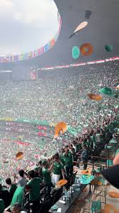 garza_onofre's tweet photo. Por acá escribí en @nexosmexico sobre la inauguración del Mundial, Maná, el Tri y nuestra nuestra capacidad para ilusionarnos una vez más, encontrando, aunque sea por unas horas, un lenguaje común en medio de las divisiones.

Sombreros vuelan en el aire
https://t.co/BIxu4Q5rgY https://t.co/k5Brt0UwuY