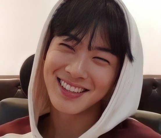 heaveunwoo's tweet photo. euneun sadar gak ya kalo mereka mirippp? 😭🫨🫨 https://t.co/pgRuj6MQxZ