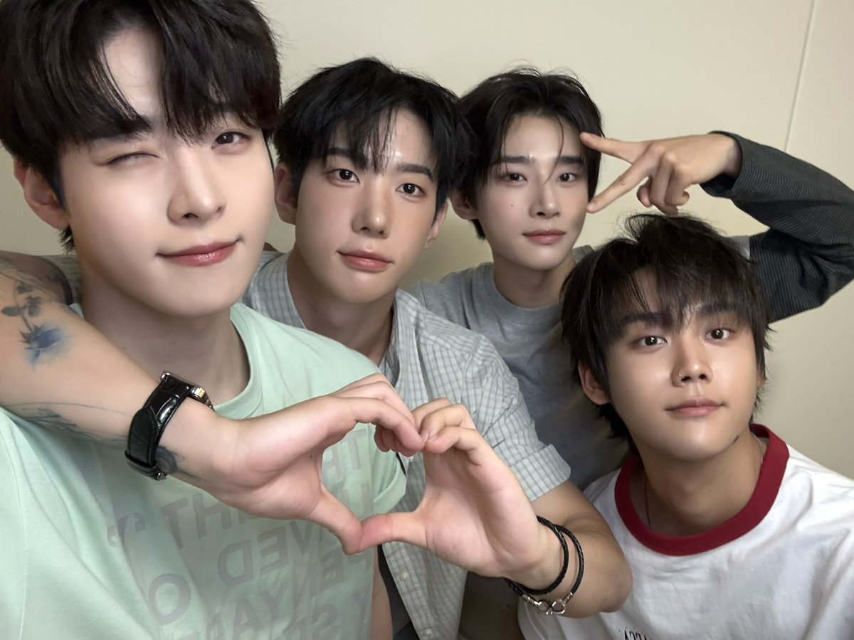 onepact_'s tweet photo. [💙_ #원팩트]

벌써 월요일이라니🥺
&amp;♥는 주말 어떻게 보냈어??
이번 주도 밥 잘 챙겨 먹고 화이팅하기🔥

#ONEPACT #원팩트 https://t.co/XChi7YB3Ts