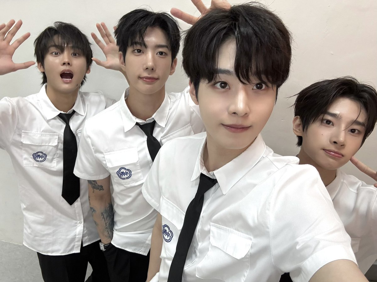 onepact_'s tweet photo. [💙_ #원팩트]

벌써 월요일이라니🥺
&amp;♥는 주말 어떻게 보냈어??
이번 주도 밥 잘 챙겨 먹고 화이팅하기🔥

#ONEPACT #원팩트 https://t.co/XChi7YB3Ts