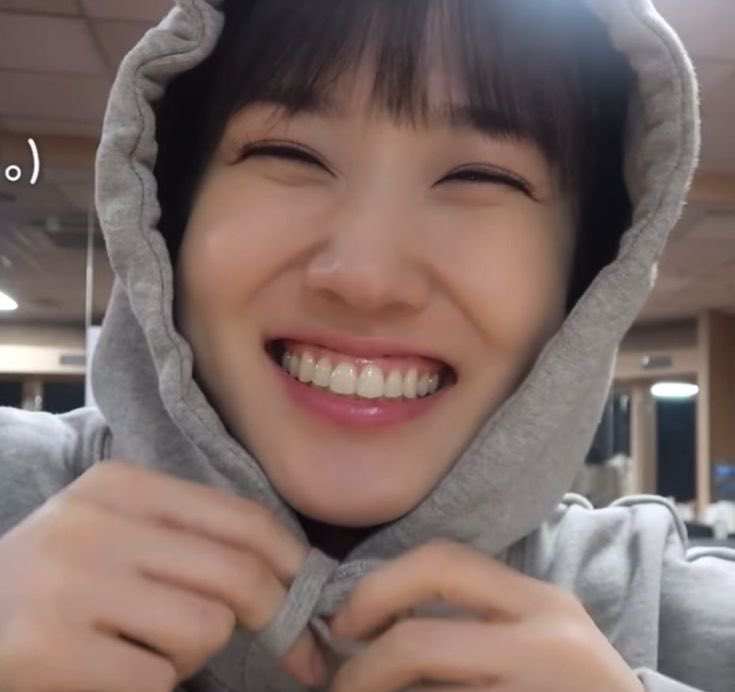 heaveunwoo's tweet photo. euneun sadar gak ya kalo mereka mirippp? 😭🫨🫨 https://t.co/pgRuj6MQxZ