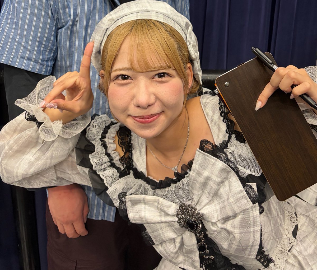 krd___s's tweet photo. #今日もいちばんあいかわいい
2019年10月12日のSSA野外対バンで初めて出会ってから今日で2438日です。
1度訳あって離れてしまいましたがもう一度戻ってきてみりで最後の推しにしようと突っ走ってきました。どんな形であれ自慢の推しで良かったです、これからも幸せにします。今までお疲れ様。またね！ https://t.co/p1ZjLJ56FS