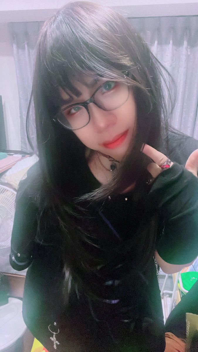 Apomi_z's tweet photo. 用修圖軟體上妝
這種妝容好看(◐‿◑) https://t.co/tmU5cYfjVp