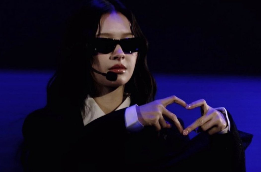 dailypanlyyy's tweet photo. 😎🖤 https://t.co/2JrMCnW3pZ