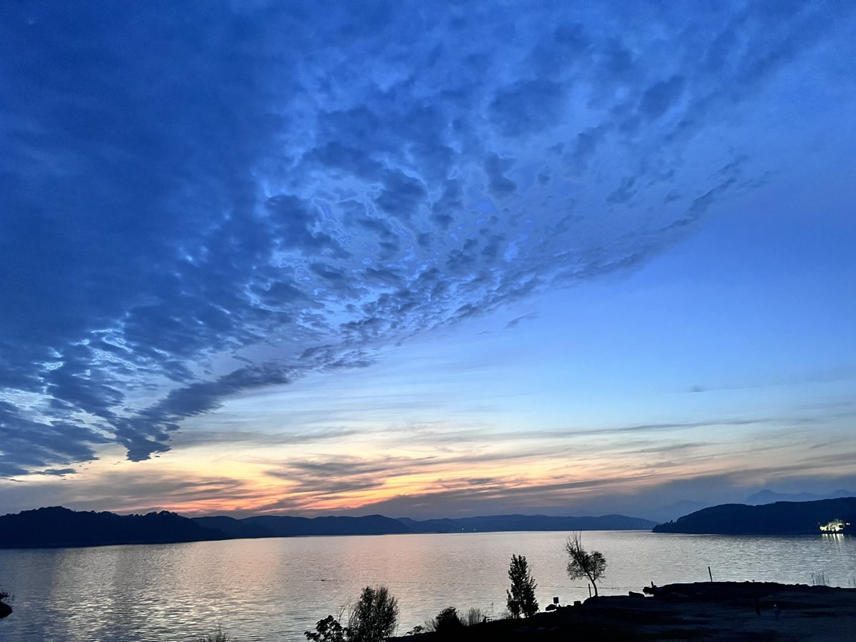 LetiVizcaino's tweet photo. Missing my person across time zones—same sky, different moments, my heart’s always with you. https://t.co/Vr0MGEU8uq