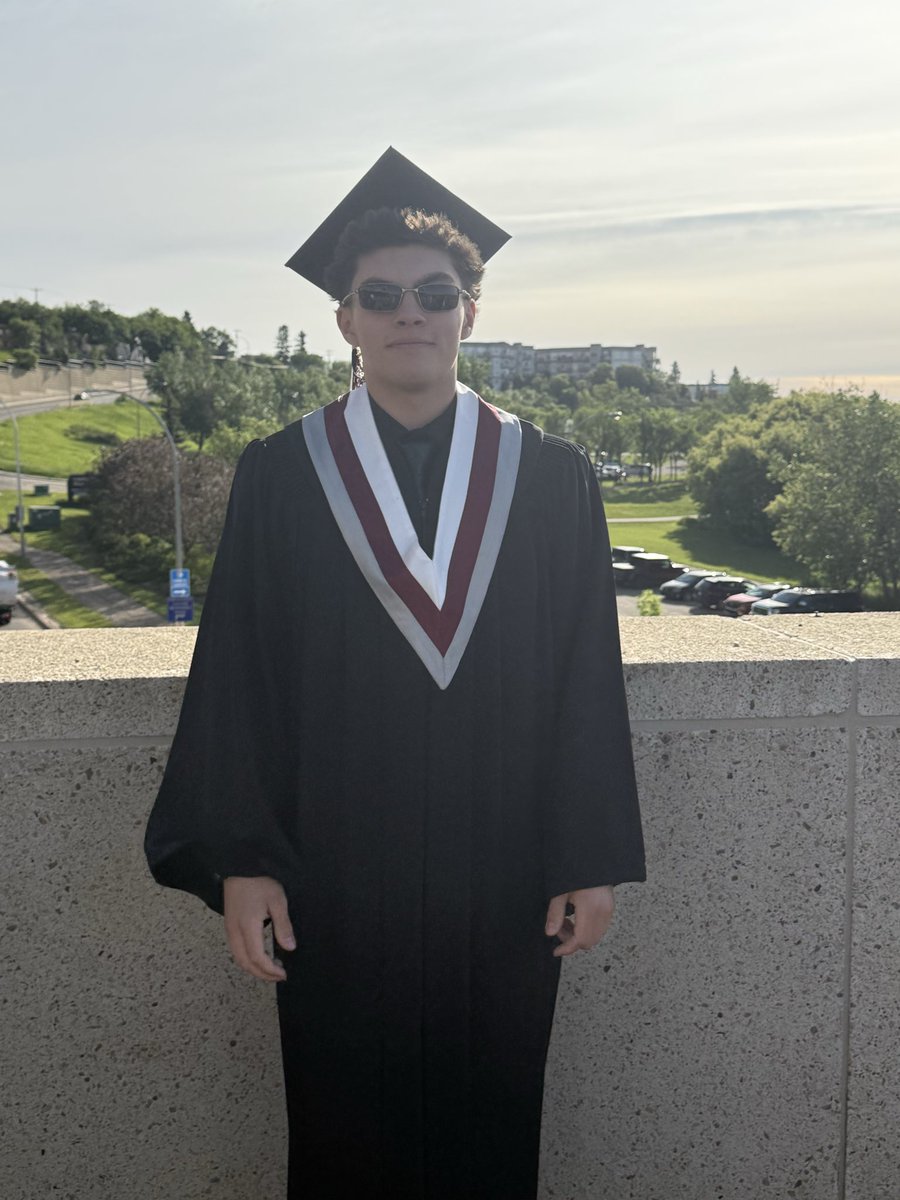 BrianLaboss's tweet photo. He did it! 🎓🥳 https://t.co/oHTmFKnvtM