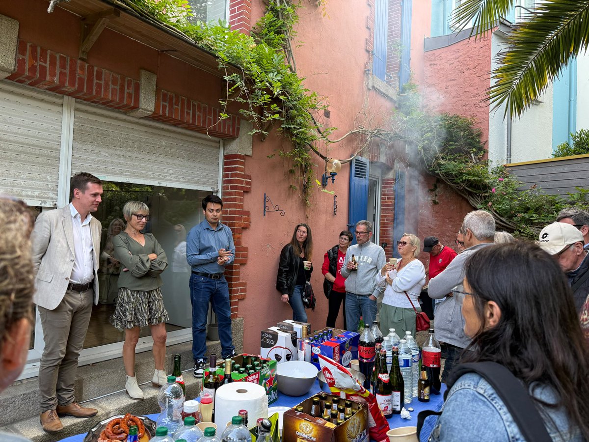 theothomas56's tweet photo. 🍡Nous organisions vendredi dernier un barbecue pour les militants RN de la 5ème circonscription du morbihan. Après la belle mobilisation lors des élections municipales, nous sommes prêts à nous lancer dans la bataille des élections présidentielles. 

#rn  #morbihan #bretagne https://t.co/UuypAdIrQP