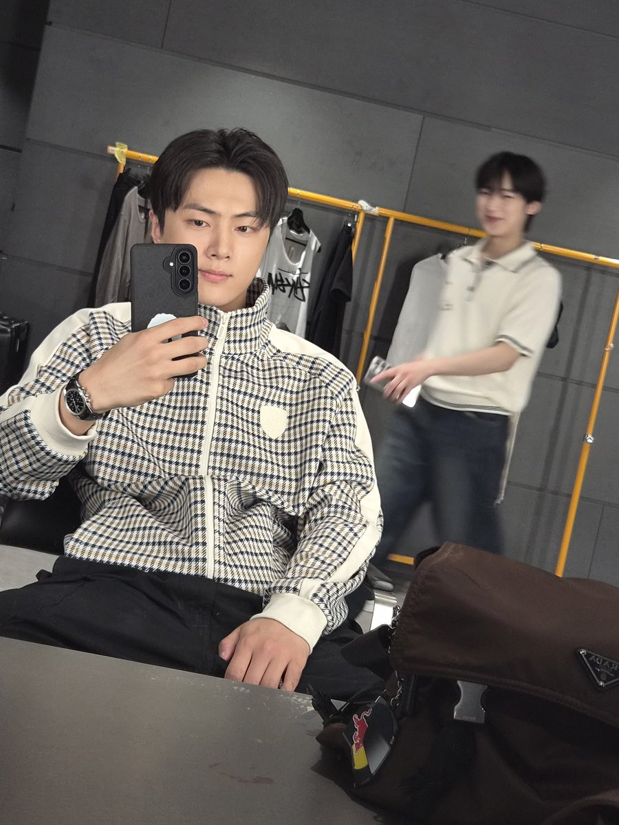 sunjaycastle's tweet photo. https://t.co/iW2J1yEwfV