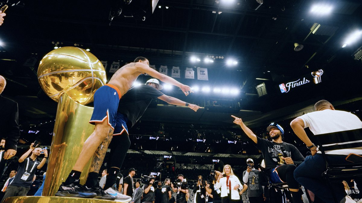 julianmbright's tweet photo. Jalen Brunson 🫵🏆 https://t.co/RXAJr8hq0a
