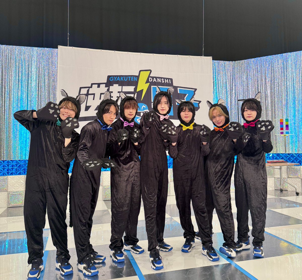 jo_mt_728's tweet photo. 猫好き大歓迎すぎてまだ見れてない←
みたら色々終わるのわかる🐈‍⬛
語尾に「ニャ」つけてる時点でもうダメです。(良すぎて) https://t.co/aVaSrYw8FX