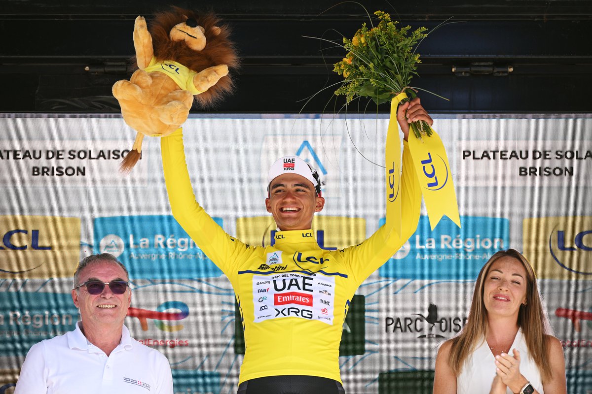 UCI_cycling's tweet photo. 𝗪𝗵𝗮𝘁. 𝗜𝘁. 𝗠𝗲𝗮𝗻𝘀. ✨

A win in France for Isaac del Torro 🇲🇽

#Cycling #RoadCycling https://t.co/OWjgLWa6ax