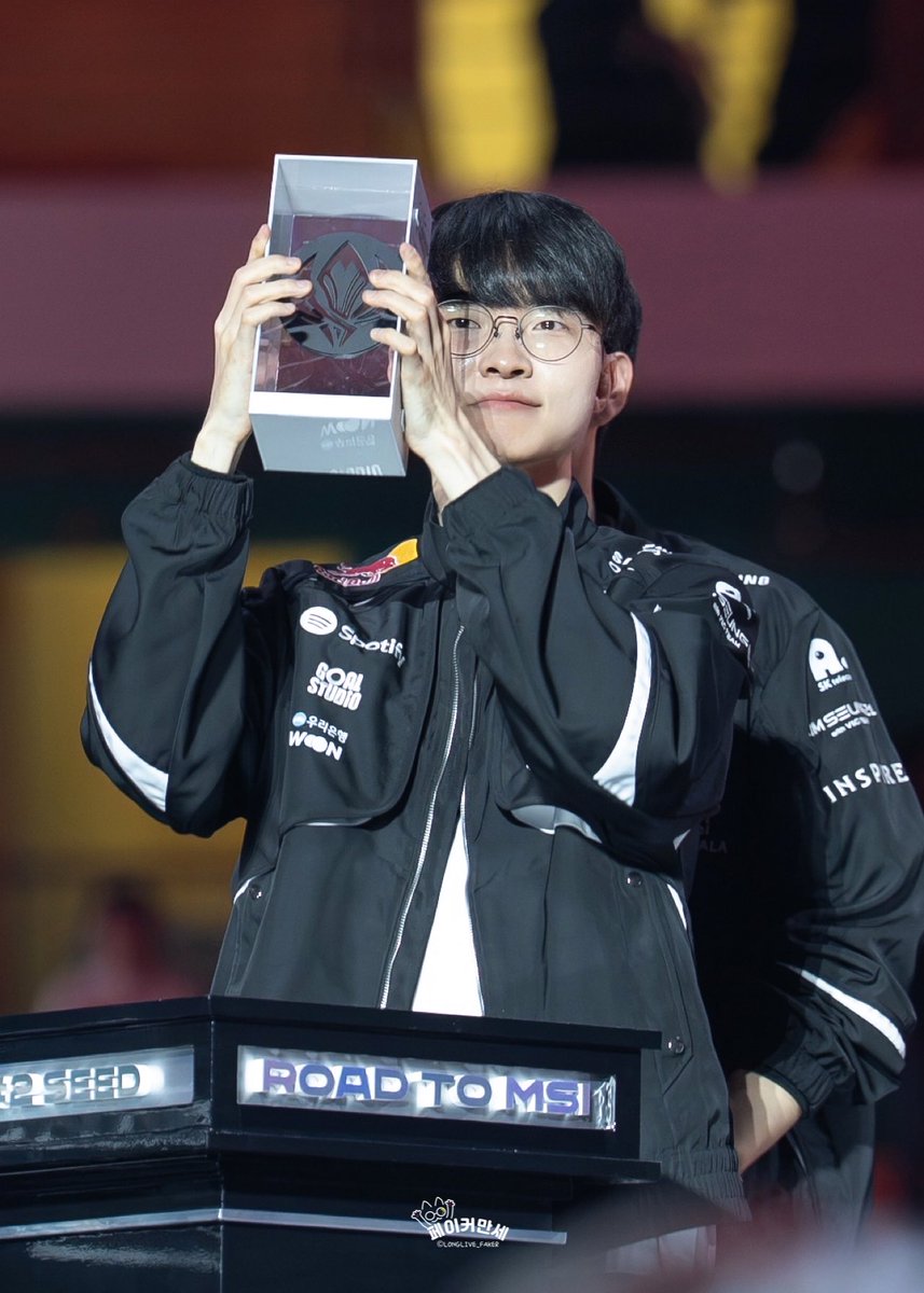 LONGLIVE_FAKER's tweet photo. 260614 RTM vsGEN

너무 행복했어 

#Faker #페이커 https://t.co/zAofixssVE