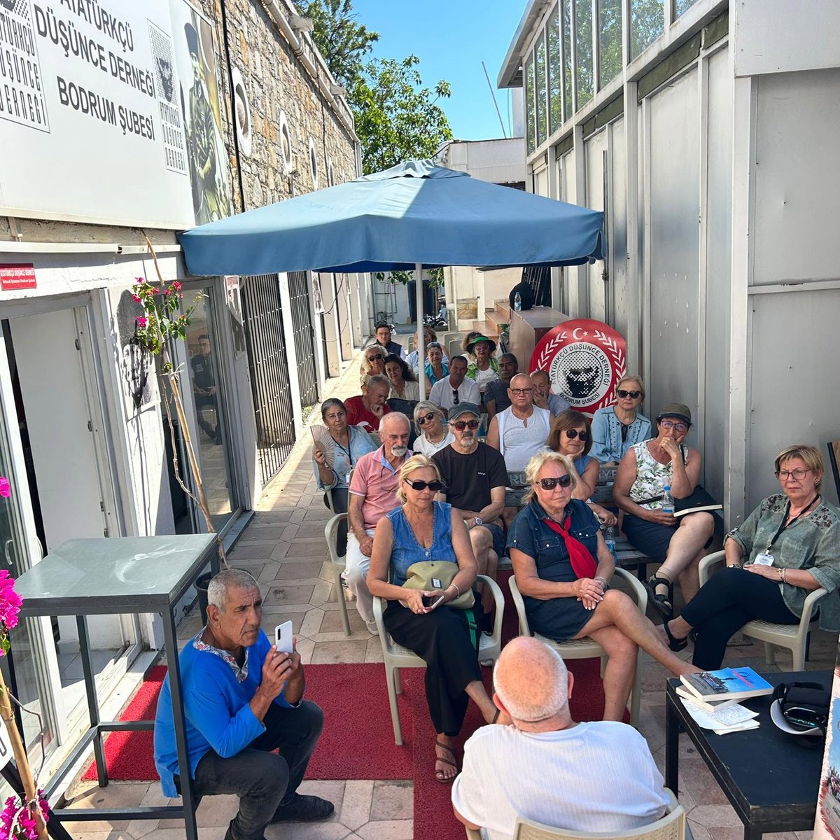 AddBodrum's tweet photo. ADD Bodrum Şubesi olarak, gazeteci, yazar ve düşünce insanı Adnan Gerger’i ağırladığımız anlamlı bir söyleşide bir araya gelmenin mutluluğunu yaşadık.
#ADDBodrum #AtatürkçüDüşünceDerneği #AdnanGerger #Cumhuriyet #Aydınlanma https://t.co/UUcFnOSmgz